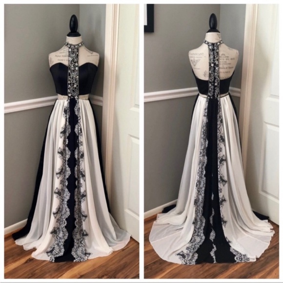 🌙💙 SAY YES TO THE DRESS 🌎🌟 - Picture 6 of 16